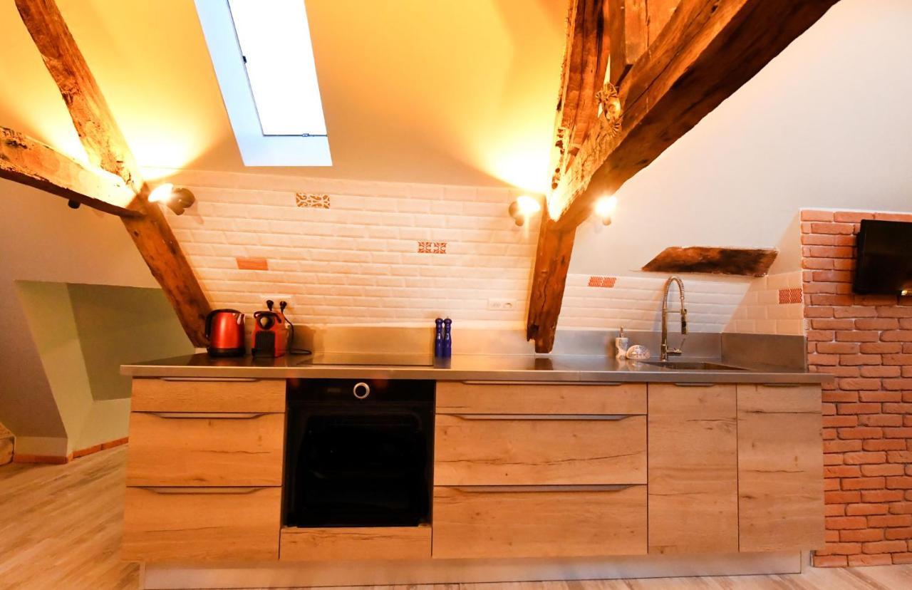Appartamento Loft Sous Les Combles - Loft Under The Rafter Rodez Esterno foto
